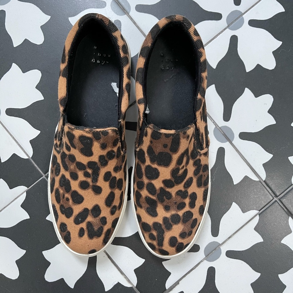 A New Day Slip On Sneakers Size 7 - Picture 2 of 6